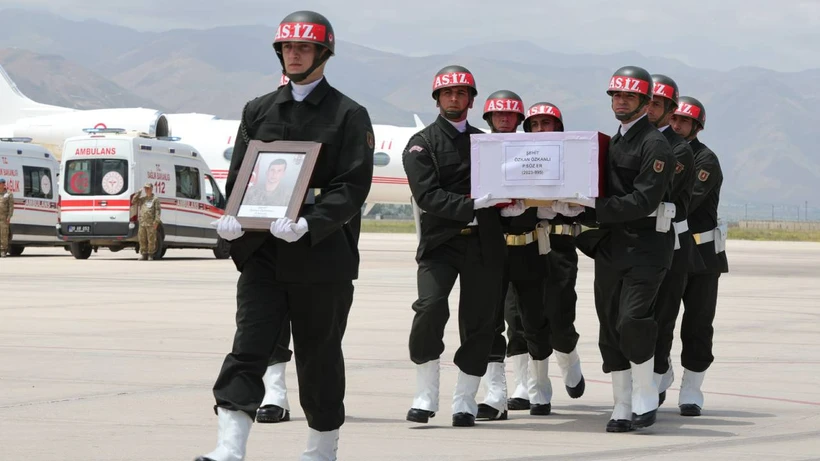 Pençe-Kilit'ten Acı Tören: Şehitler Vatan Toprağına Emanet Edildi