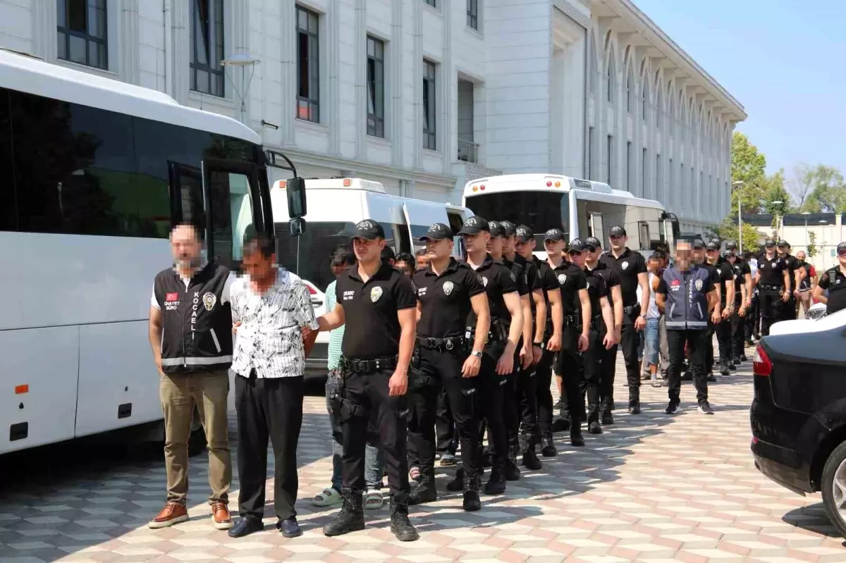  İzmit’te Aileler Karşı Karşıya Geldi: 1 Ölü, 7 Yaralı