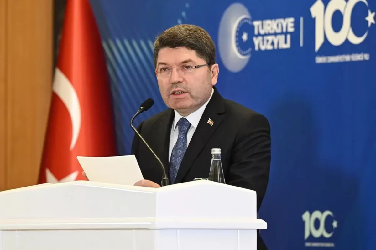 Adalet Bakanı Tunç: 30 AK Partili Belediyeye de Soruşturma Açıldı