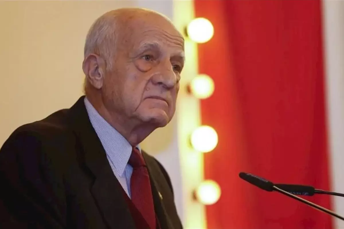 İnan Kıraç Yoğun Bakıma Alındı, Tedavi Süreci Hastanede Devam Ediyor