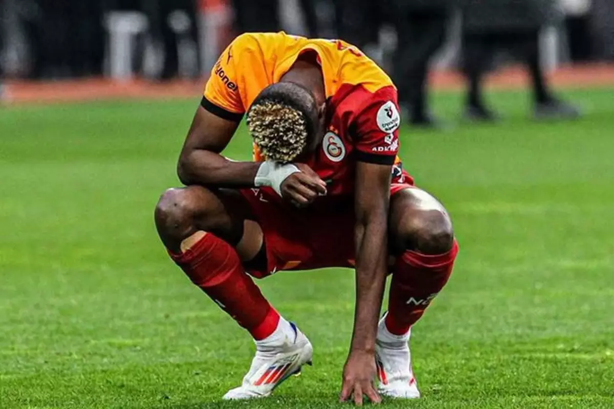 Liverpool Maçında Sakatlanan Osimhen İçin Açıklama Geldi