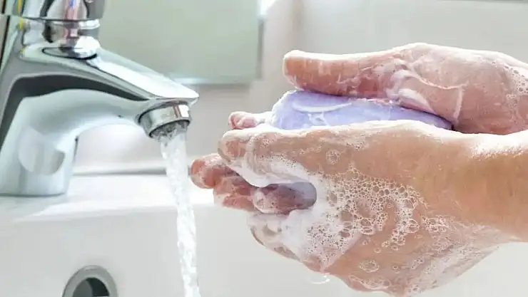 Aşırı El Yıkamak Enfeksiyon Riskini Artırabiliyor