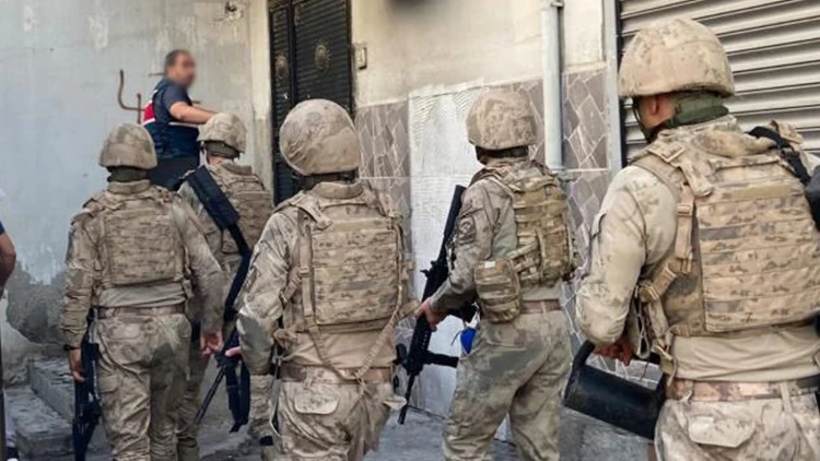Diyarbakır Merkezli 23 İlde Uyuşturucu Operasyonu: 405 Şüpheliye Gözaltı Kararı