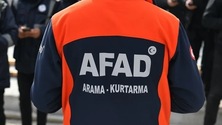 Bursa Mustafakemalpaşa’da Derede Mahsur Kalan 4 Kişi Kurtarıldı