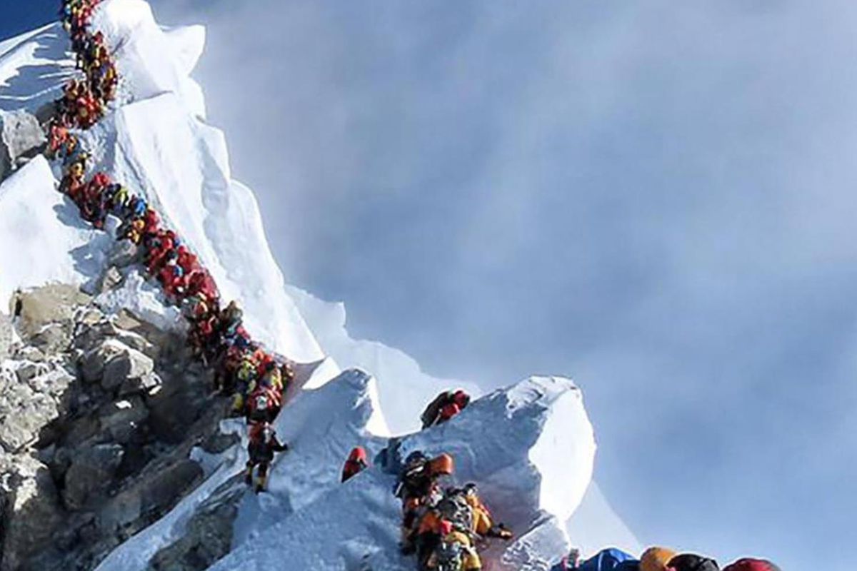 Everest’e Tırmanan İki Hint Dağcı İniş Sırasında Hayatını Kaybetti