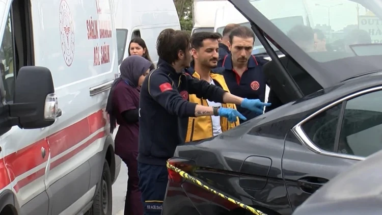 Bağcılar’da Otomobilin Bagajında Ölü Bulundu