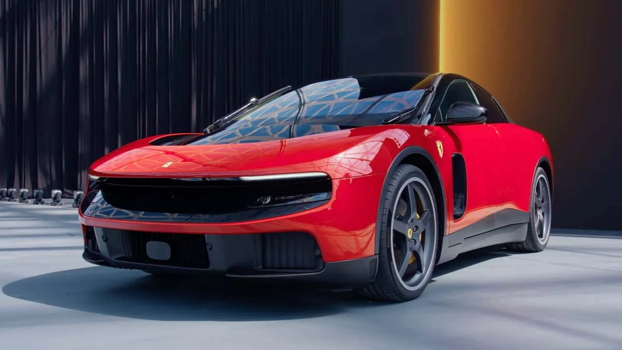 Ferrari İlk Tam Elektrikli Modeli Luce’yi Tanıttı Hisseler Geriledi