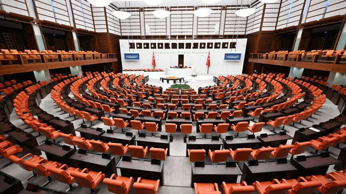 Uzman Erbaş Ve Erlere Kamuda İstihdam Düzenlemesi Meclis’te