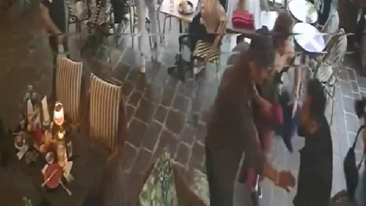 AVM’de Dehşet Anları: Önce Dövmesine İltifat Etti, Sonra Silahla Ateş Açtı