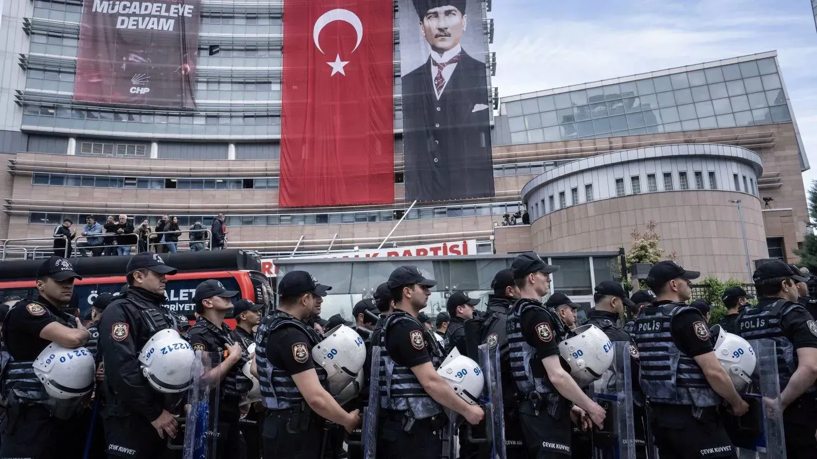 CHP’de İhraç Krizi Büyüyor! 9 Milletvekilinin Parti Üyeliği Sistemden Silindi