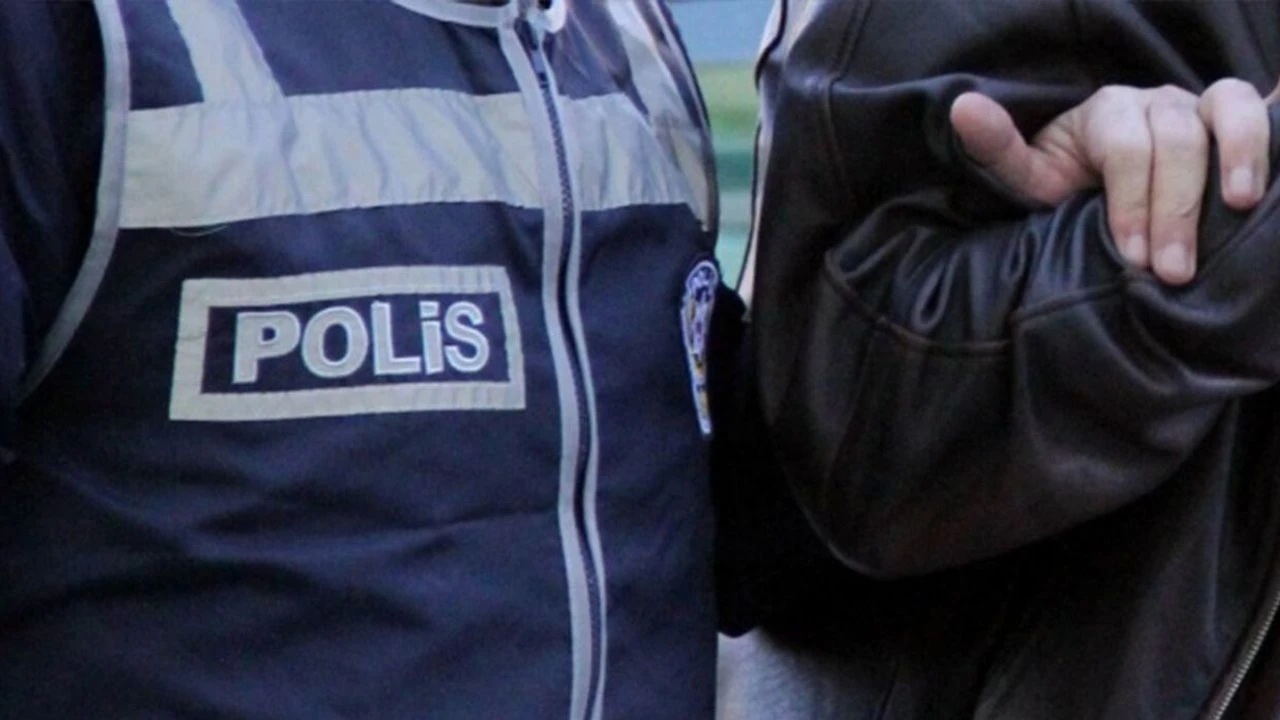 Metrodaki Sözler Gündem Oldu! Hakaret İçeren İfadeler Sonrası Gözaltı Kararı