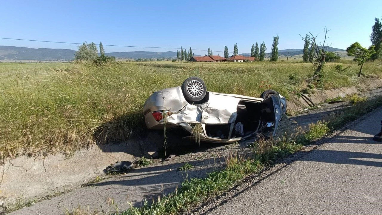 Afyonkarahisar'da Feci Kaza: Takla Atan Otomobilde 1 Kişi Hayatını Kaybetti
