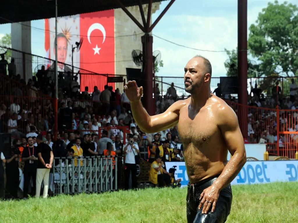 Kırkpınar'da Büyük Sürpriz! Son Şampiyon Orhan Okulu Çeyrek Finalde Elendi