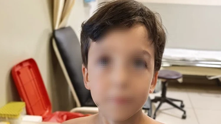 Bursa İnegöl'de 7 Yaşındaki Çocuğun Göğsüne Yapışan Kene Hastanede Çıkarıldı