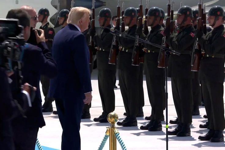 Trump Ankara'da Askerleri Türkçe Selamladı: Merhaba Asker Dedi