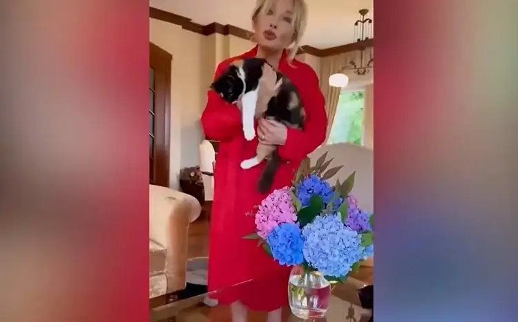Emel Sayın'dan Sağlık Sürecinin Ardından Yeni Paylaşım