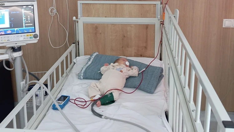 4 Aylık Kaan Efe Hayata Tutunmaya Çalışıyor! Ailesi Ameliyat İçin Hekim Desteği Bekliyor