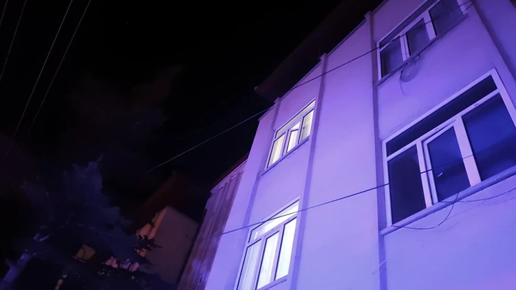Aksaray'da Eve Girmek İçin Çatıya Çıkan Genç Üçüncü Kattan Düştü