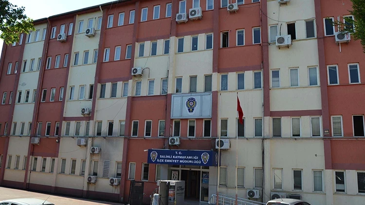 Manisa'da Uzaklaştırma Kararı Bulunan Kadın Evinde Öldürüldü