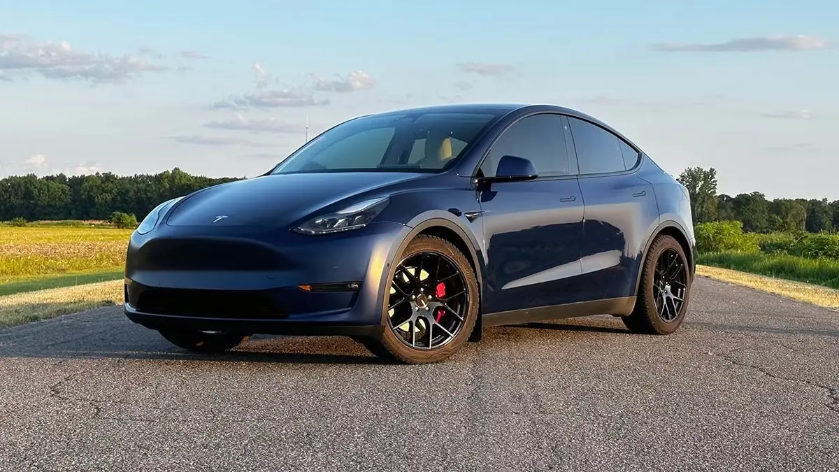 İkinci El Tesla'yı Sıfır Fiyatının Üzerinde Satışa Çıkardı! Ticaret Bakanlığı 325 Bin TL Ceza Kesti