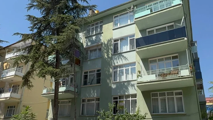 Konya'da Aidat Tartışması Bıçaklı Kavgaya Dönüştü: Apartman Yöneticisi Ağır Yaralandı