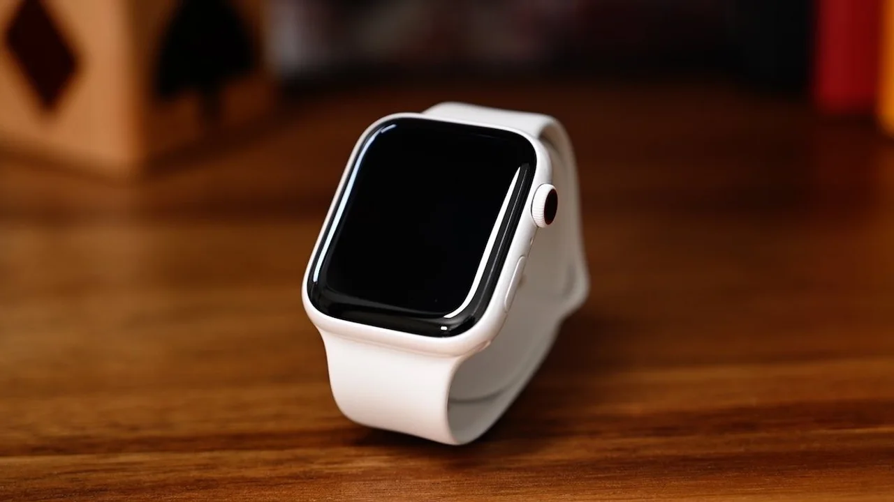 Apple Watch’a 7 Yıl Sonra Geri Dönebilir: Seramik Kasa İçin Tarih Verildi