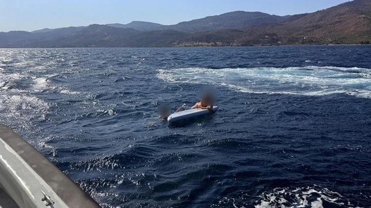 Çanakkale Boğazı’nda Sürüklenen 2 Sörfçüyü Sahil Güvenlik Kurtardı