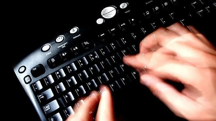 Yargıtay’dan E-Posta Kararı: Patronuna Sitem Eden Yönetici Tazminat Alamayacak