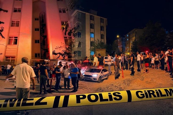 Tunceli’de Temel Kazısında Toprak Kaydı: 5 Katlı Bina Tahliye Edildi