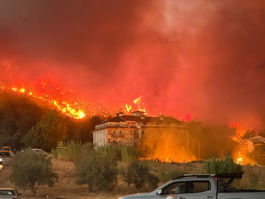Fethiye’de Orman Yangını Kontrol Altında: Yerli Helikopter Nefes Gece Boyunca Görev Yaptı