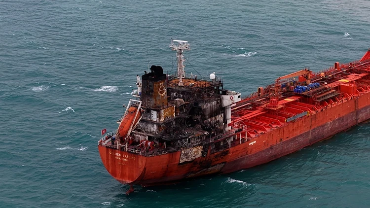 Samsun’da Karaya Oturan M/T Golden Sapling Tankeri Römorkörle Çıkarılacak