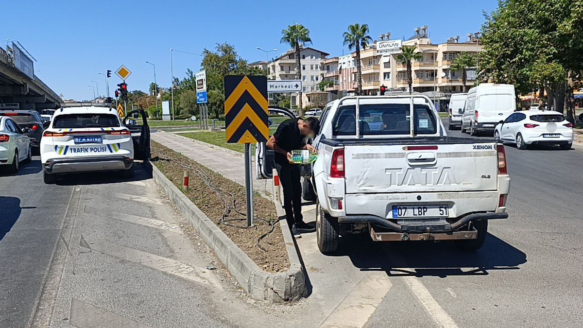 Manavgat’ta Yol Kenarında Bırakılan Kamyonetin Sırrı Çözüldü