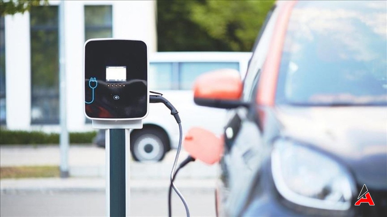 Tesla'ya Çinli Rakip: BYD, Elektrikli Araç Pazarında Çığır Açıyor!