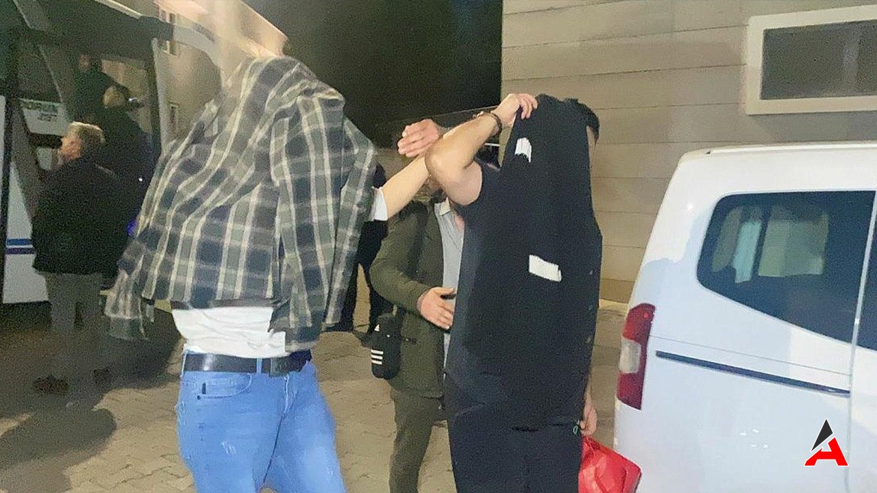 Müstehcen Görüntü Şantajıyla Vurgun Yapan Çete Yakalandı!