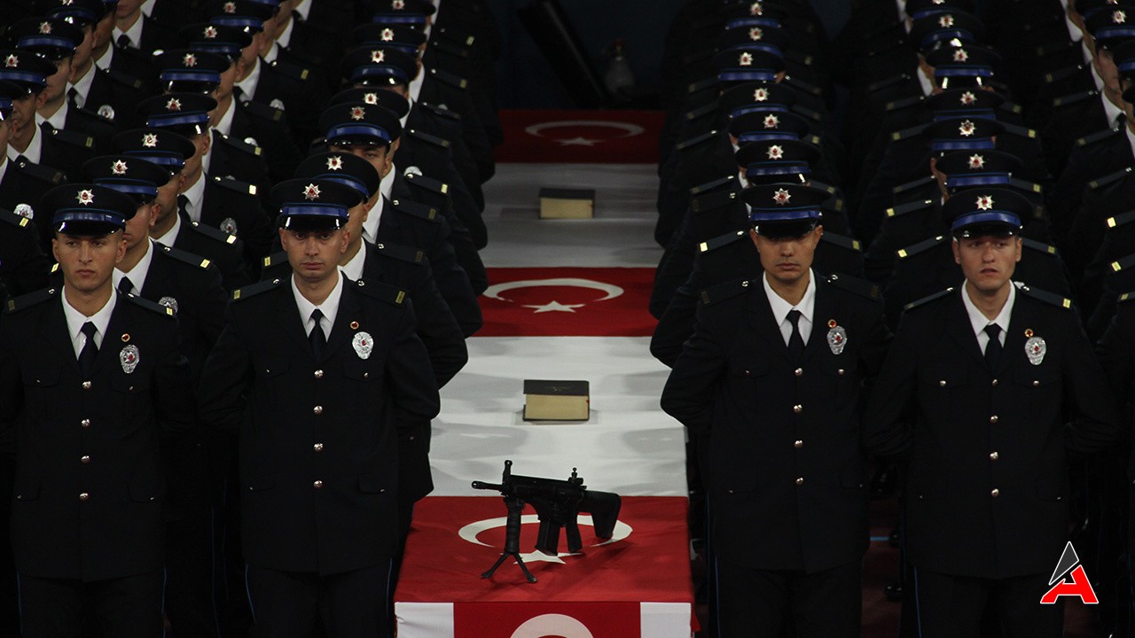 Emniyet Teşkilatına Taze Kan