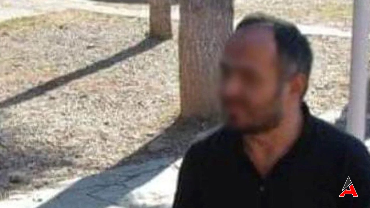 Okul Müdürü,  Bilgisayarları Satıp Bahis Oynadı