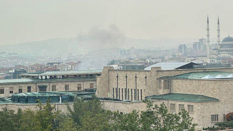 SON DAKİKA: Ankara İçişleri Bakanlığı Önünde Patlama ve Ardından Silah Sesleri!