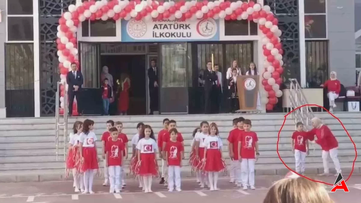 Kutlama Töreninde Yalnız Kalmak: Öğrencinin Gözyaşları, Öğretmenin Ayıbı