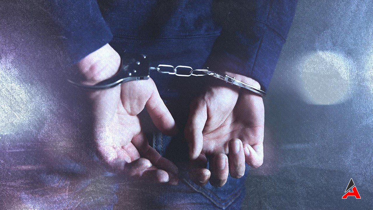 Interpol'ün Peşindeki Suçlu İstanbul'da Yakayı Ele Verdi