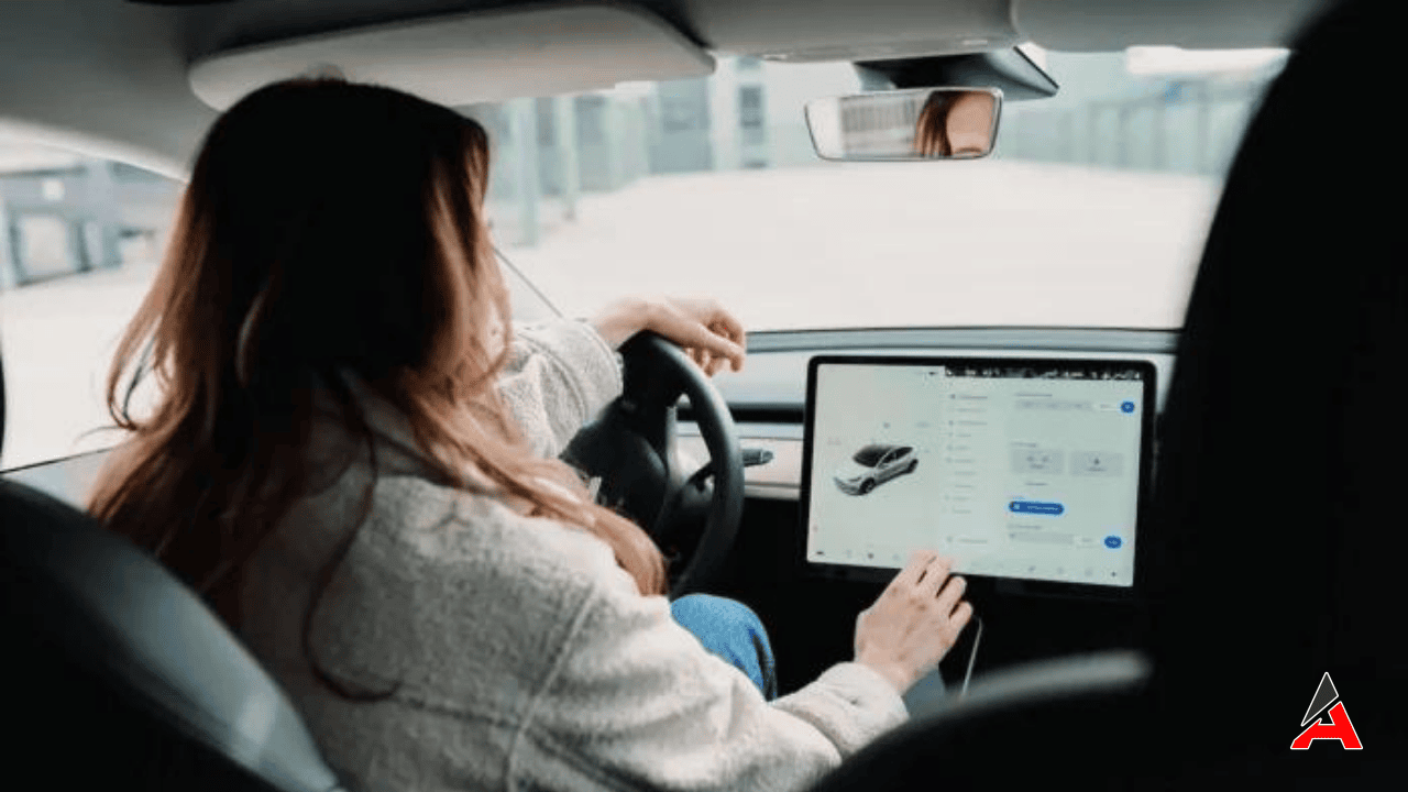 Tesla, Araç İçi Görüntüleri Yayma İddialarıyla Sarsılıyor!