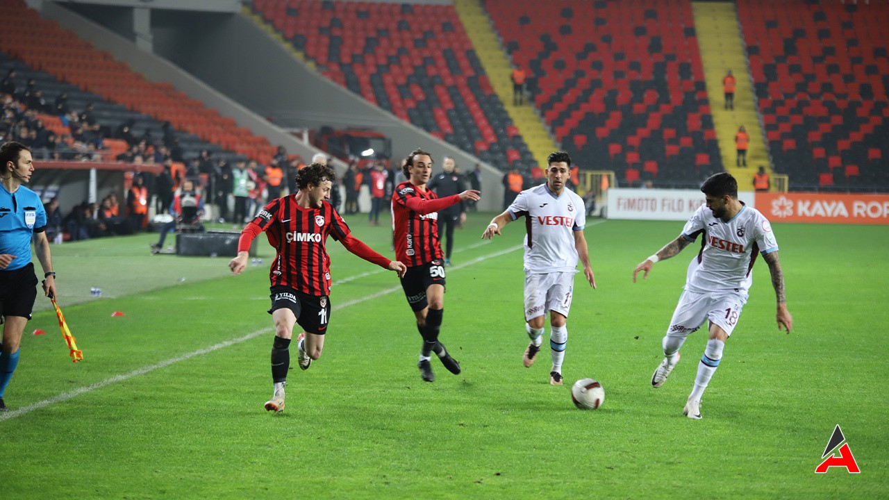 Gaziantep'te Trabzon Fırtınası: Bordo-Mavililer'den 3 Gollü Zafer