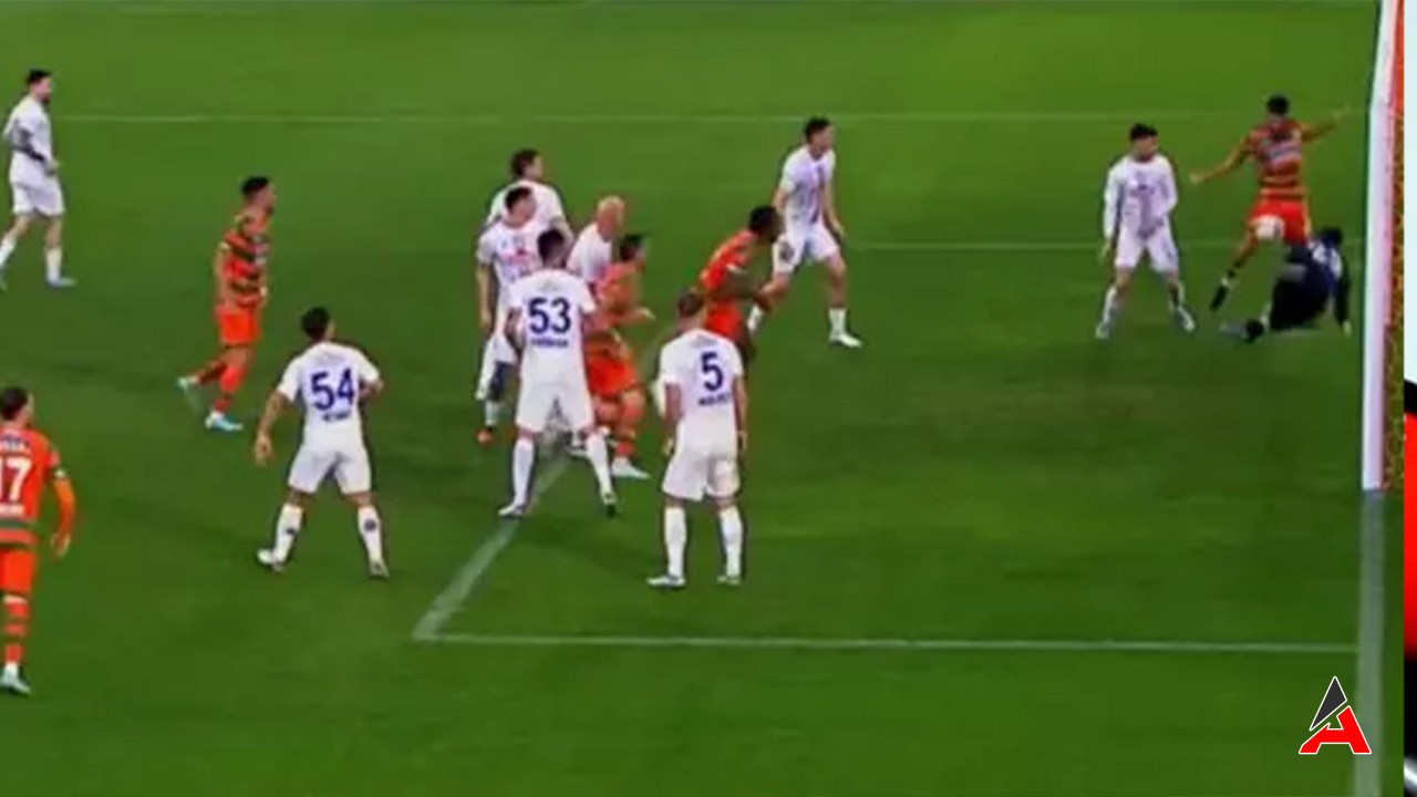 Süper Lig'de İnanılmaz Olay: 9 Dakika VAR İncelemesi ve Gol Kararı